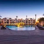 Sparky & Summery 2 Bdr Mangroovy Free Beach & Pool Access