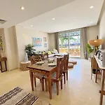 Sparky & Summery 2 Bdr Mangroovy Free Beach & Pool Access